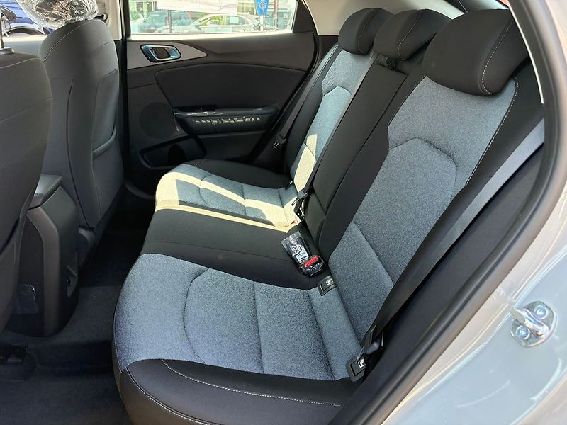 Kia Ceed (2026) 1,0 T-GDi GPF SPIN (2027) - fotka 11 z 13