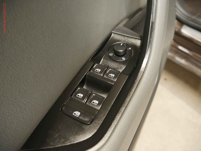 Škoda Superb (2016) 2.0 TDI 4x4, ČR, bixen - fotka 21 z 22