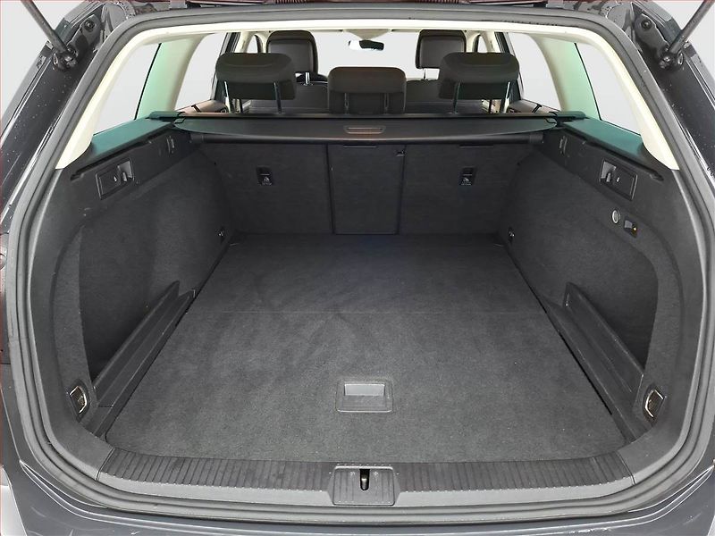 Volkswagen Passat (2018) 2.0 TDI, Automat, Navi - fotka 21 z 21