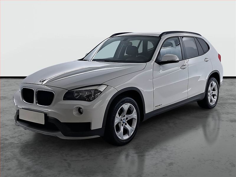 BMW X1 (2014) sDrive16d, Park. senzory - fotka 2 z 15