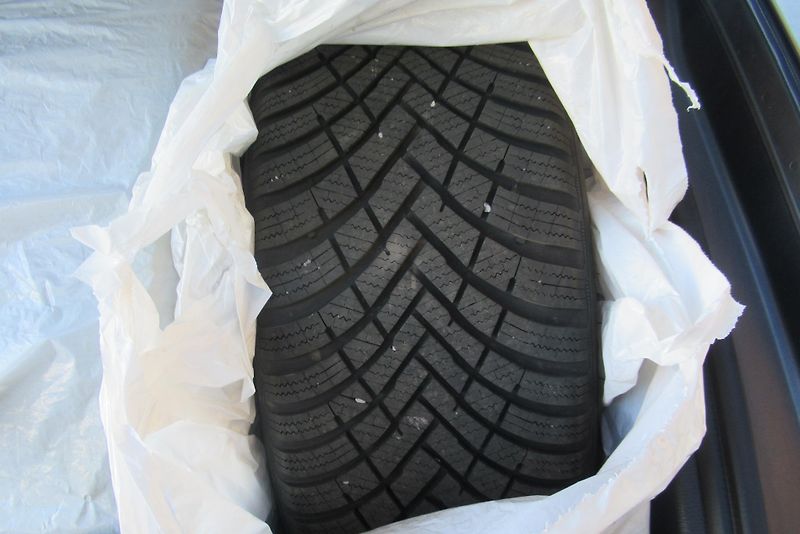 Mazda 6 2.2 CD AUT. KLIMA SADA KOL - fotka 24 z 26