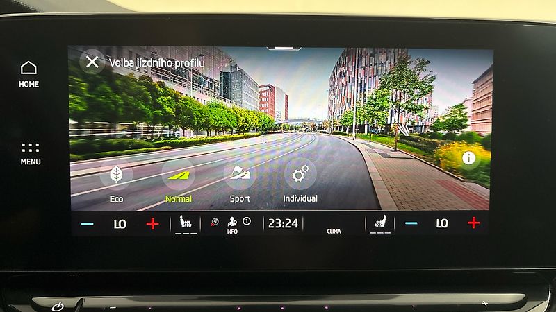 Škoda Octavia 2.0 TDI DSG Sportline - fotka 29 z 29