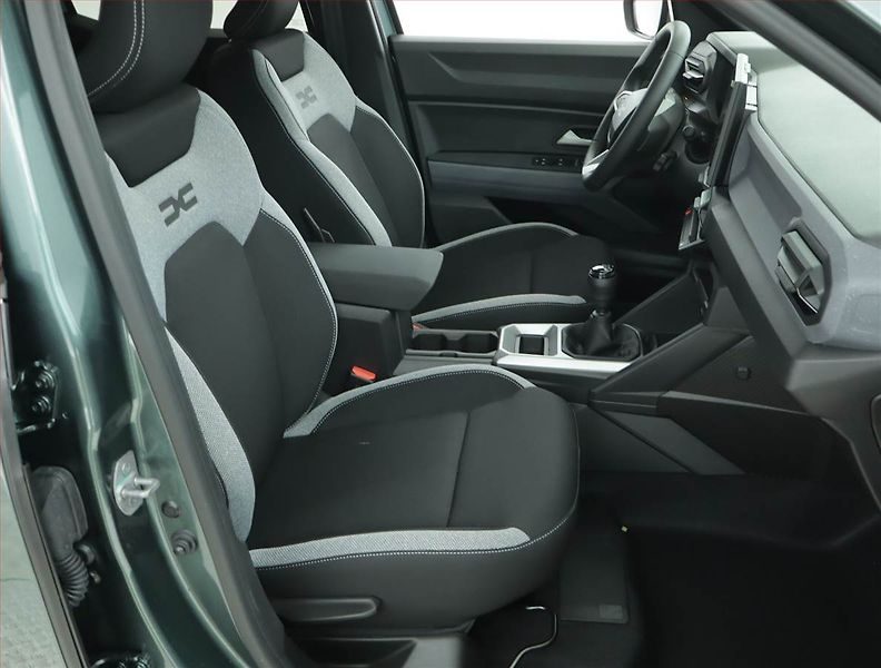 Dacia Duster (2026) 1.2 MHEV, JOURNEY, Výhřevy - fotka 9 z 14