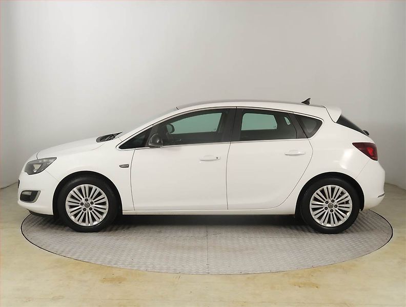 Opel Astra (2014) 1.6 CDTI, Tempomat - fotka 3 z 16