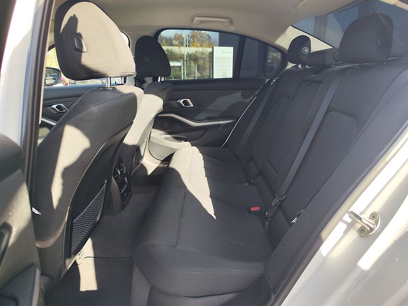 BMW Řada 3 E330/215kW Sportline AT PHEV - fotka 12 z 34