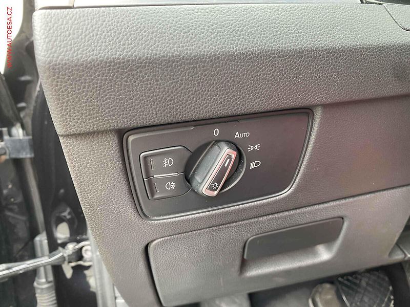 Volkswagen Passat (2014) 2.0 TDI 4Motion, ČR - fotka 15 z 19