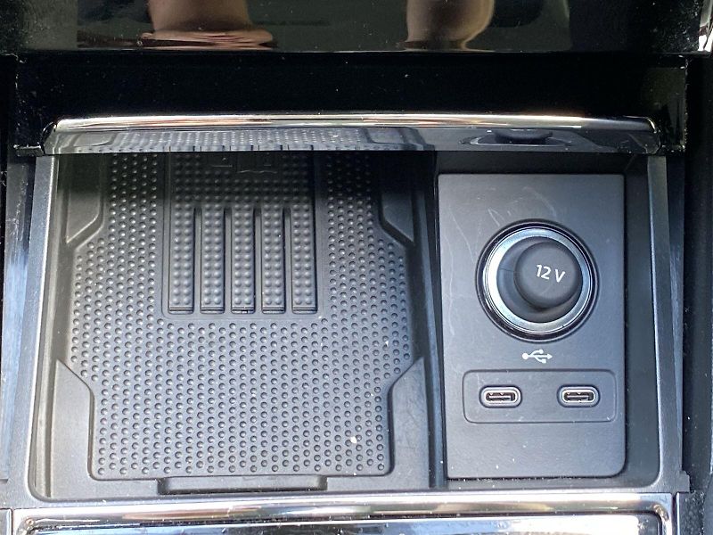 Škoda Karoq (2025) 1.5 TSI Top Selection - fotka 17 z 34