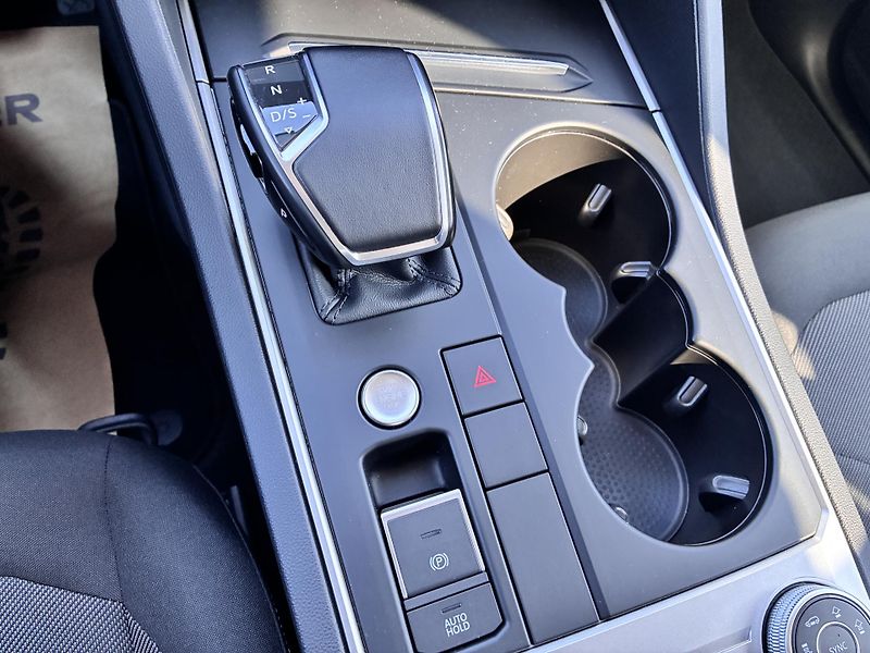 Volkswagen Touareg 170KW,4X4,8°AT,ČERNÁDEEP,TAŽNÉ - fotka 22 z 34