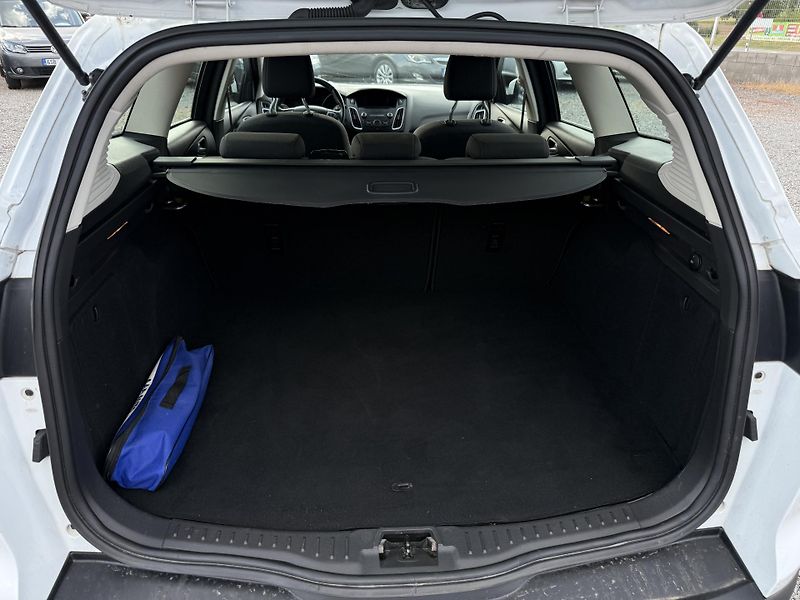 Ford Focus 1.5TDCi 88kW ČR - fotka 18 z 18