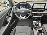 Hyundai i30 1.5i Comfort, serv.kn., 1.maj. - náhled 13