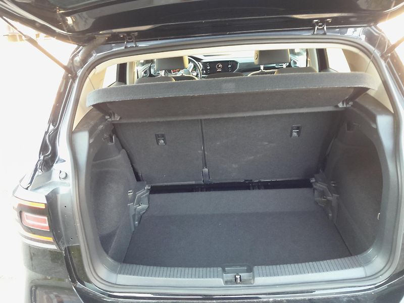 Volkswagen T-Cross (2021) 1,5 TSI DSG  - fotka 12 z 19