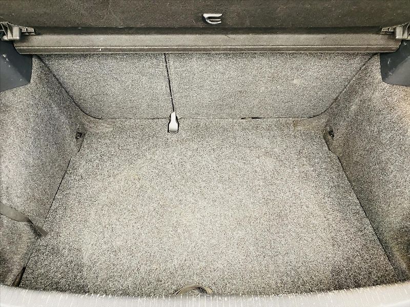 Volkswagen Golf 1,6 TDI Aut. Klima ČR - fotka 18 z 22