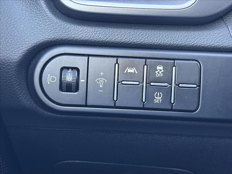 Kia Ceed 1,5 TGDi TOP ZÁRUKA NAVI KAMER - fotka 32 z 41