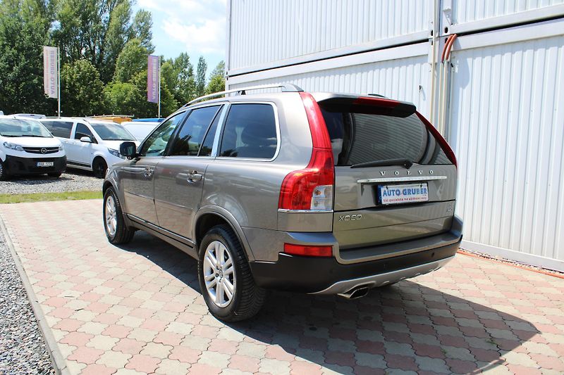 Volvo XC90 2,4 D5 AWD SUMMUM 7 MÍST CZ - fotka 5 z 28
