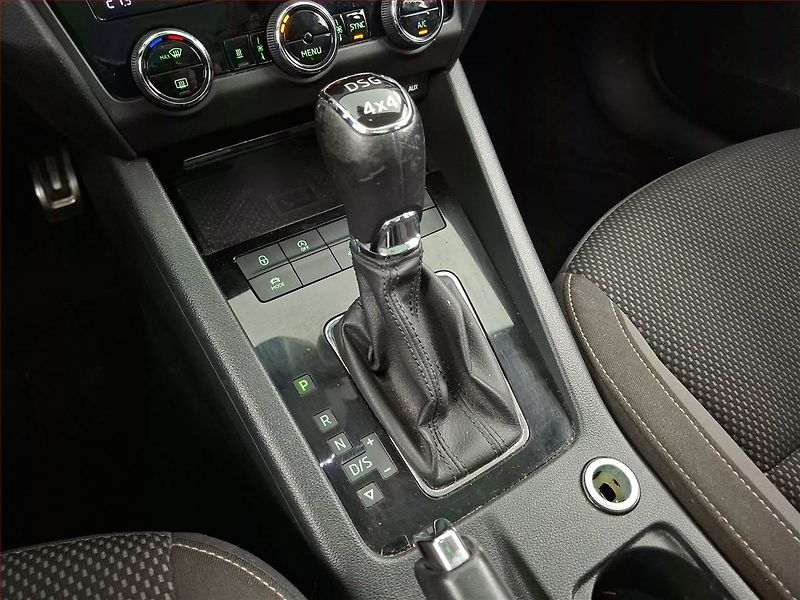 Škoda Octavia (2017) Scout 2.0 TDI, 4X4, Automat - fotka 15 z 21