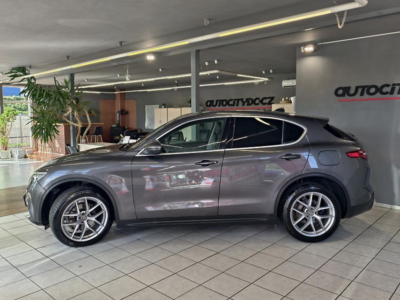 Alfa Romeo Stelvio 2.0 T 206kW Q4 FIRST EDITION - fotka 4 z 24