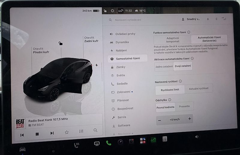 Tesla Model Y (2024) Long Range Dual Performance - fotka 14 z 17