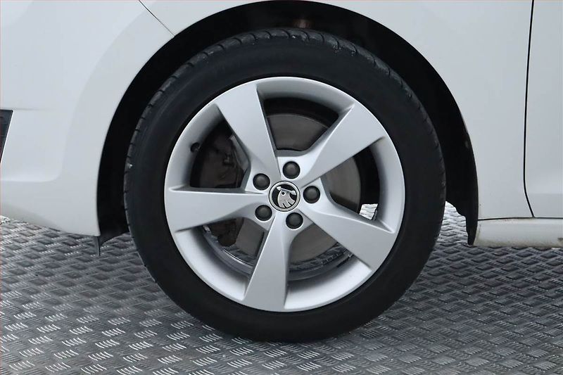 Škoda Rapid (2015) Spaceback 1.6 TDI, Serv.kniha - fotka 15 z 21