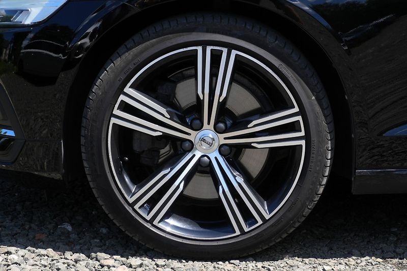 Volvo V60 T6 AWD, Polestar, H/K, Tažné - fotka 4 z 36