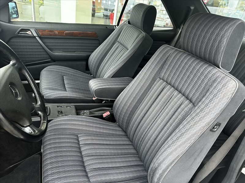 Mercedes-Benz 124 124 230 CE - fotka 6 z 14