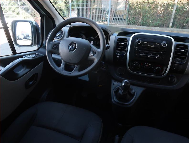Renault Trafic (2018) 1.6 dCi, Bus, 9Míst, ČR, DPH - fotka 7 z 17