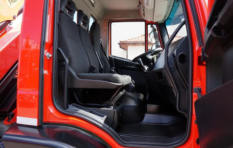 Iveco Eurocargo 180E28P 18 palet Palfinger - fotka 18 z 18