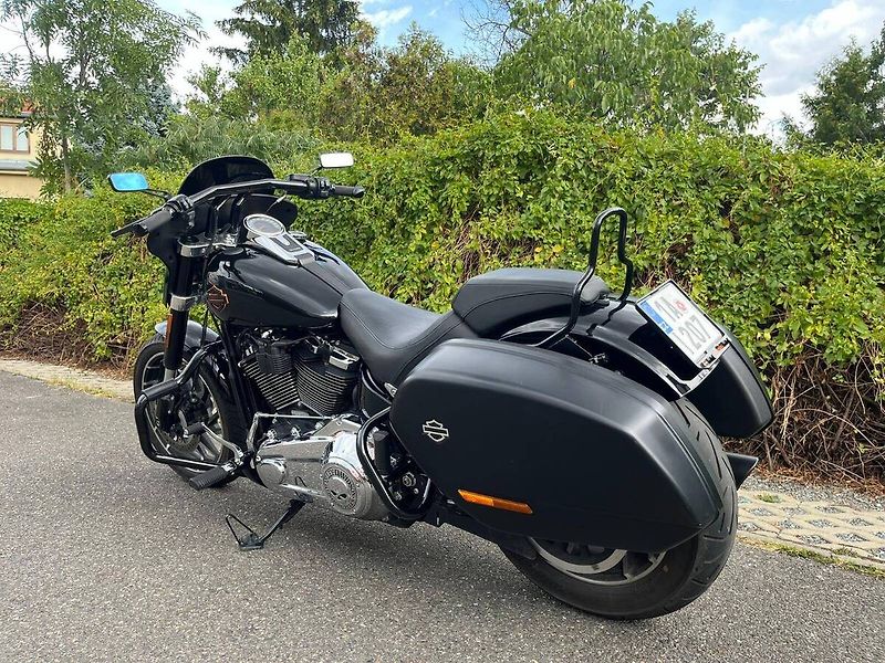 Harley-Davidson FLSB Softail Sport Glide (2018) - fotka 6 z 12