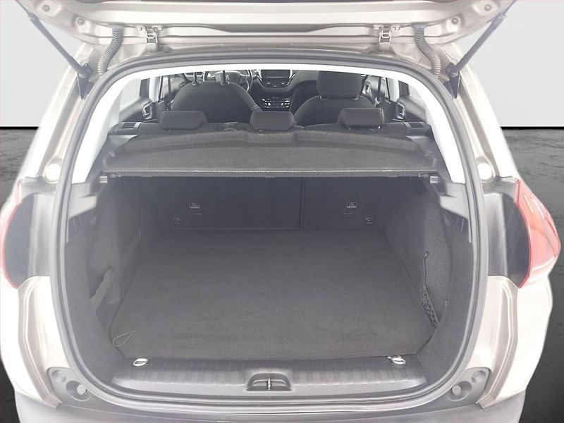 Peugeot 2008 (2017) 1.2 PureTech, ČR,1.maj - fotka 13 z 17