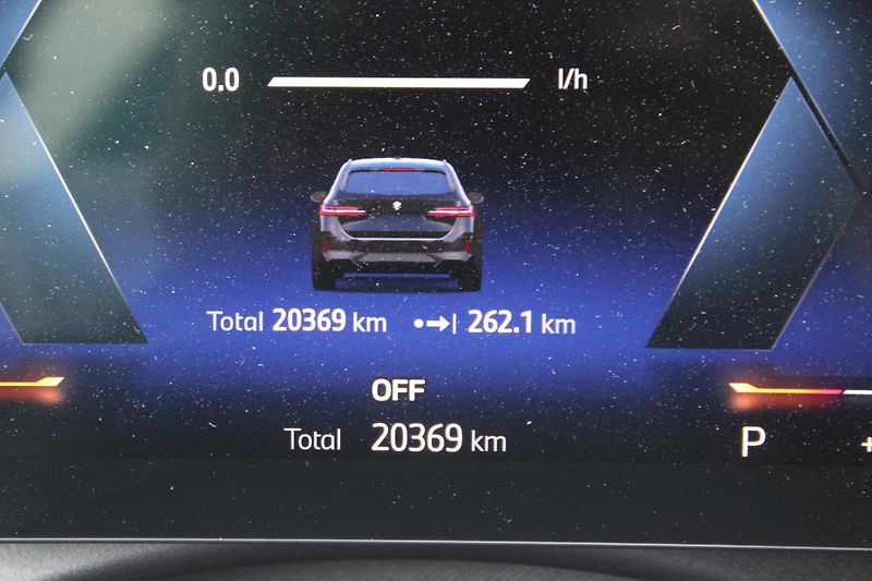 BMW Řada 5 BMW 540d xDrive Touring TOP - fotka 28 z 29