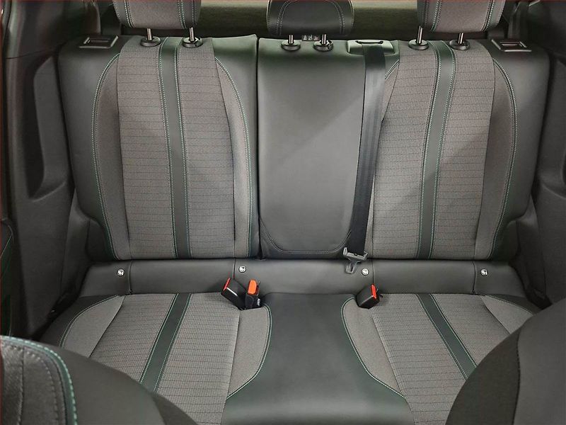 Peugeot 2008 (2022) 1.2 PureTech, Automat - fotka 10 z 21