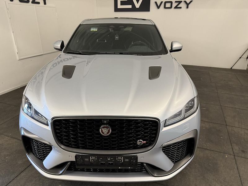 Jaguar F-Pace (2022) 5.0 SVR REZERVOVÁNO  - fotka 5 z 53