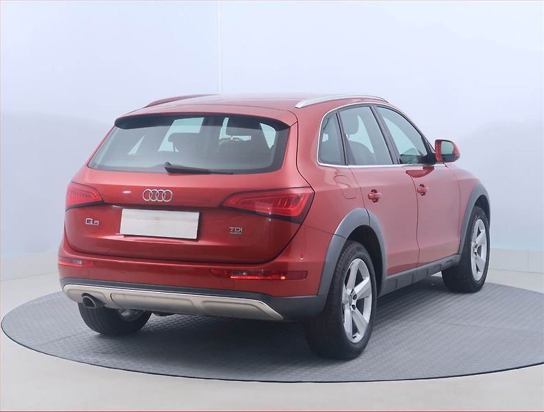 Audi Q5 (2013) S line 2.0 TDI, 4X4, Automat - fotka 5 z 15