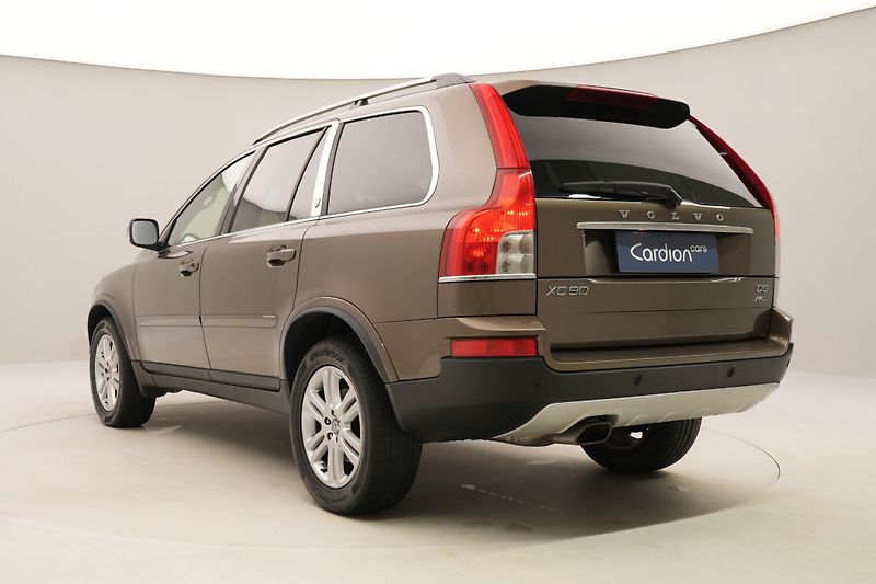 Volvo XC90 D5 AWD EXECUTIVE AUT CZ 7míst - fotka 10 z 37