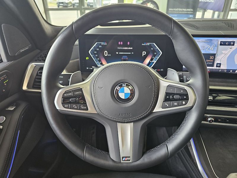 BMW X7 xDrive40d - fotka 25 z 36