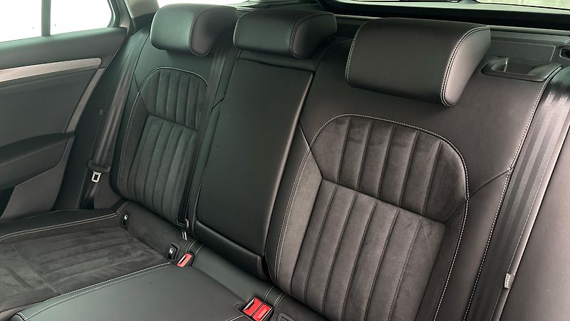 Škoda Superb 2.0 TSI DSG Style Combi - fotka 16 z 30