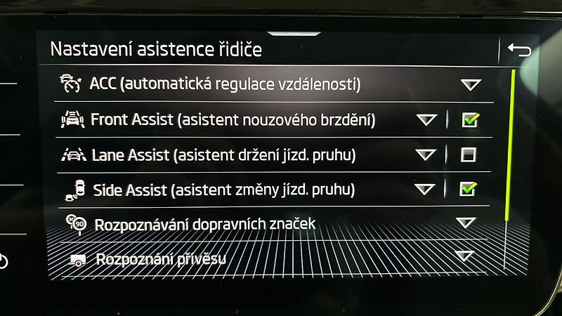 Škoda Superb 2.0 TDI DSG 4x4 L&K Combi - fotka 29 z 36