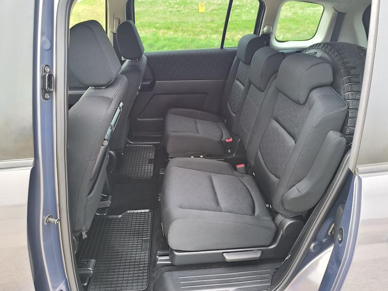Mazda 5 (2009) 1.8  7MÍST,DOLOŽENÉ KM,SERVIS - fotka 11 z 35