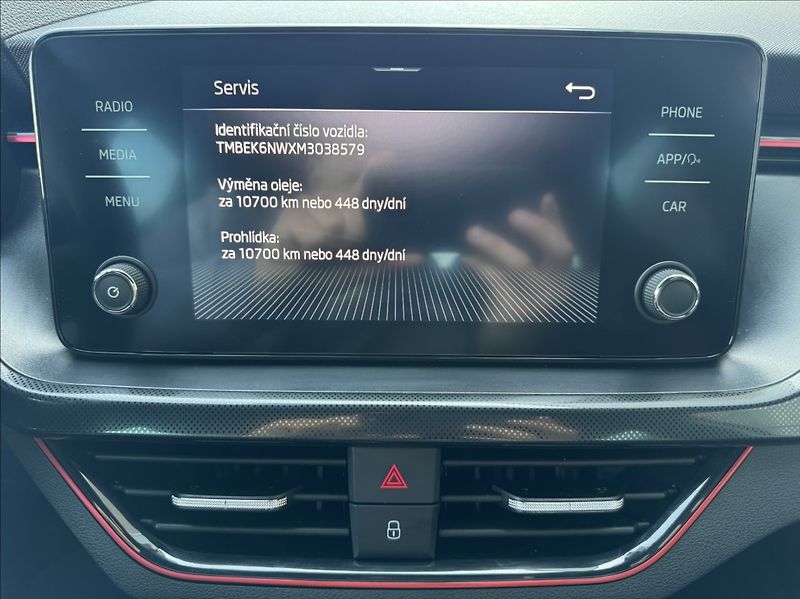 Škoda Scala 1,5 TSI MonteCarlo DPH 1maj ČR - fotka 40 z 50