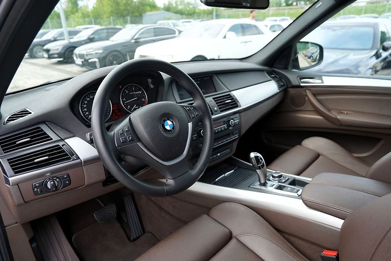BMW X5 4.0d xDrive/kůže/7míst/55.000k - fotka 26 z 44