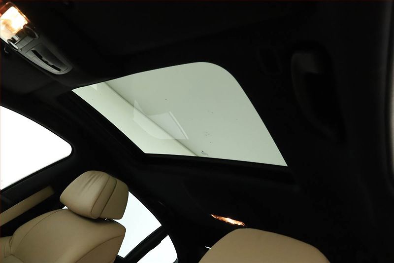 BMW Řada 7 (2010) 740d xDrive, 4X4, Automat - fotka 21 z 22