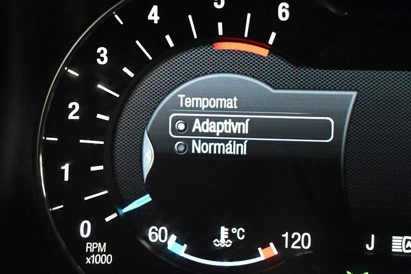 Ford Mondeo (2022) 2.0 LED SONY ACC Tažné 8AT ECO - fotka 23 z 38