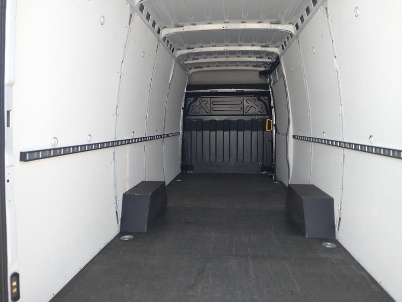 Iveco Daily 35S180 automat 3,0L  2024 - fotka 6 z 10