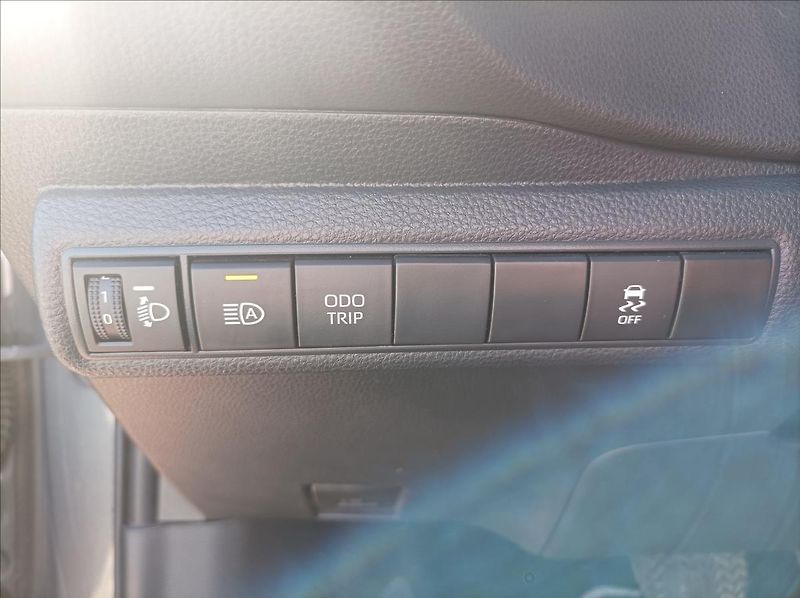 Toyota Corolla 2,0 Comfort Tech - fotka 11 z 20
