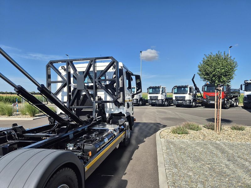 MAN TGL TRAKTOR NOSIČ KONTEJNERU - fotka 7 z 26