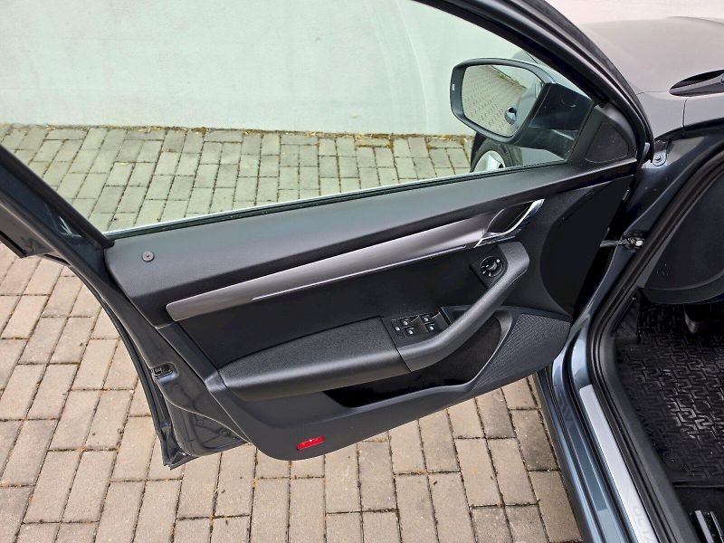 Škoda Octavia (2019) COMBI 1,5TGI 96KW DSG G-TEC ST - fotka 21 z 28