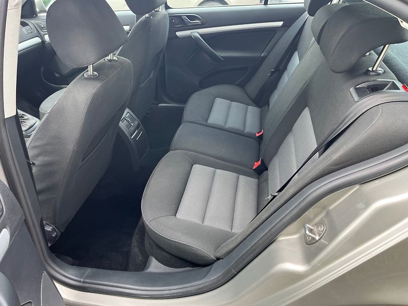 Škoda Octavia (2007) 1.9 TDI Bez DPF - fotka 9 z 21