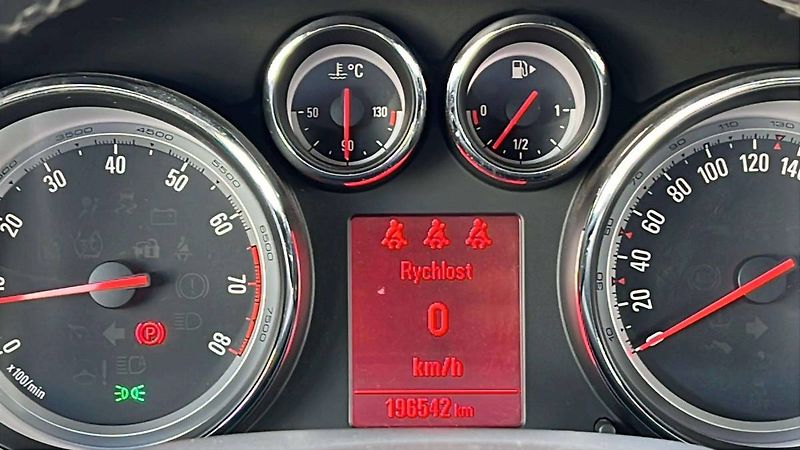 Opel Zafira Tourer 1.4 Turbo MT6 (103kW)/0 - fotka 21 z 41