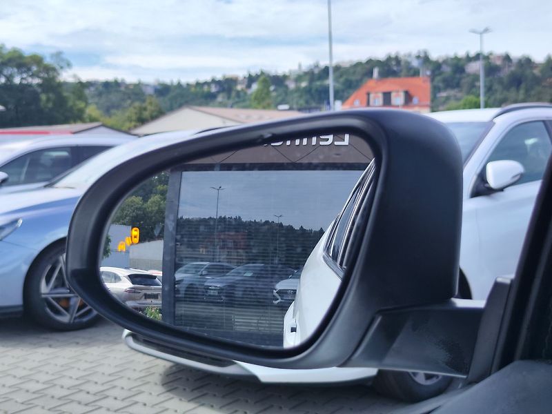 Toyota C-HR 2.0 HEV/112kW Executive E-CVT - fotka 14 z 28