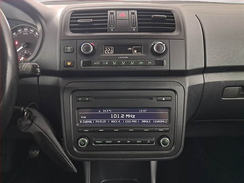 Škoda Fabia (2014) Elegance 1.6 TDI, Tempomat - fotka 12 z 15