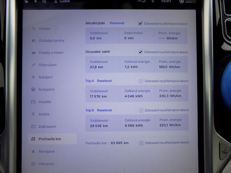 Tesla Model S (2015) 90D/1.Maj.ČR/Ludicrous/762PS/ - fotka 31 z 39
